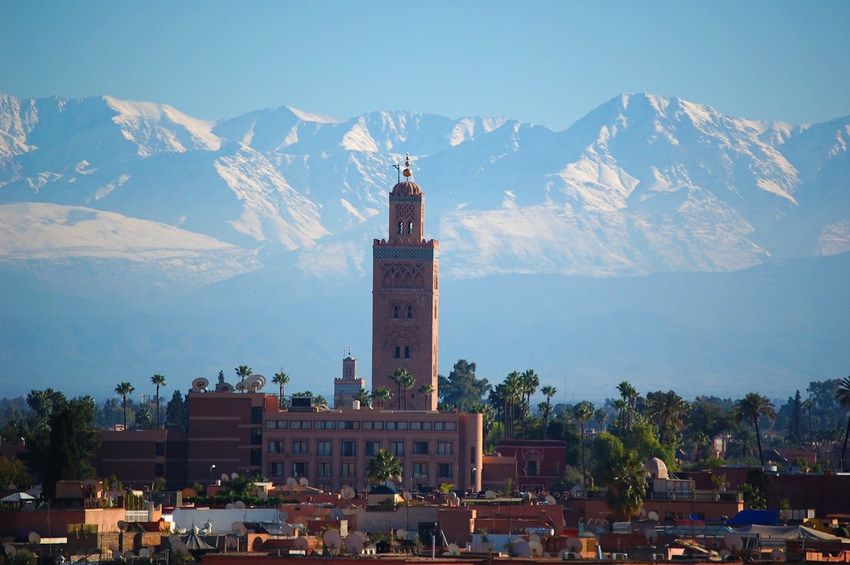 The Story Behind Morocco’s Imperial Cities: Tracing History Through Fez, Marrakech, Meknes, and Rabat 2025 brown concrete building near mountain during daytime